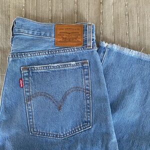 Wedgie Straight Leg Levi Jeans